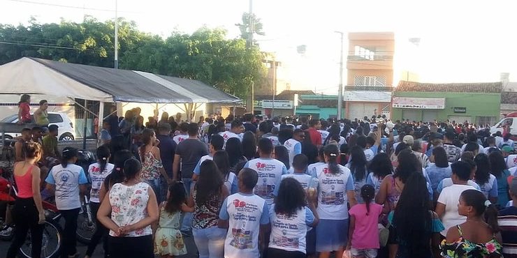 9365d2_490285b411bc428cb1ac81feff946037_mv2