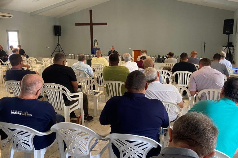 e2964b4c-2bad-4899-ab5e-621349cc6480