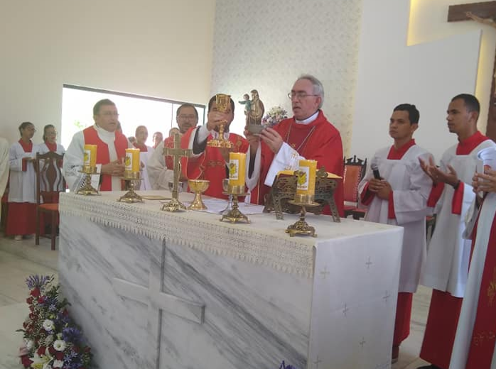 Dom Lucena Confere Sacramento Da Crisma A Jovens E Adultos Diocese De Nazar