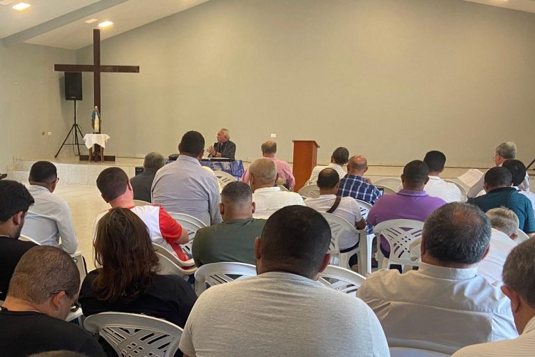 fb03508f-82a7-47b2-87aa-626b9d1c0829